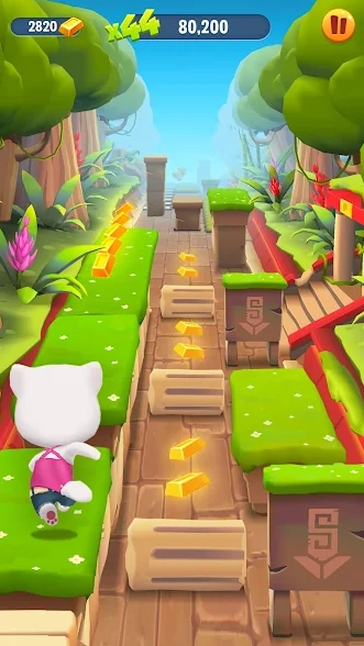 Talking Tom Gold Run Mod Apk Image 3